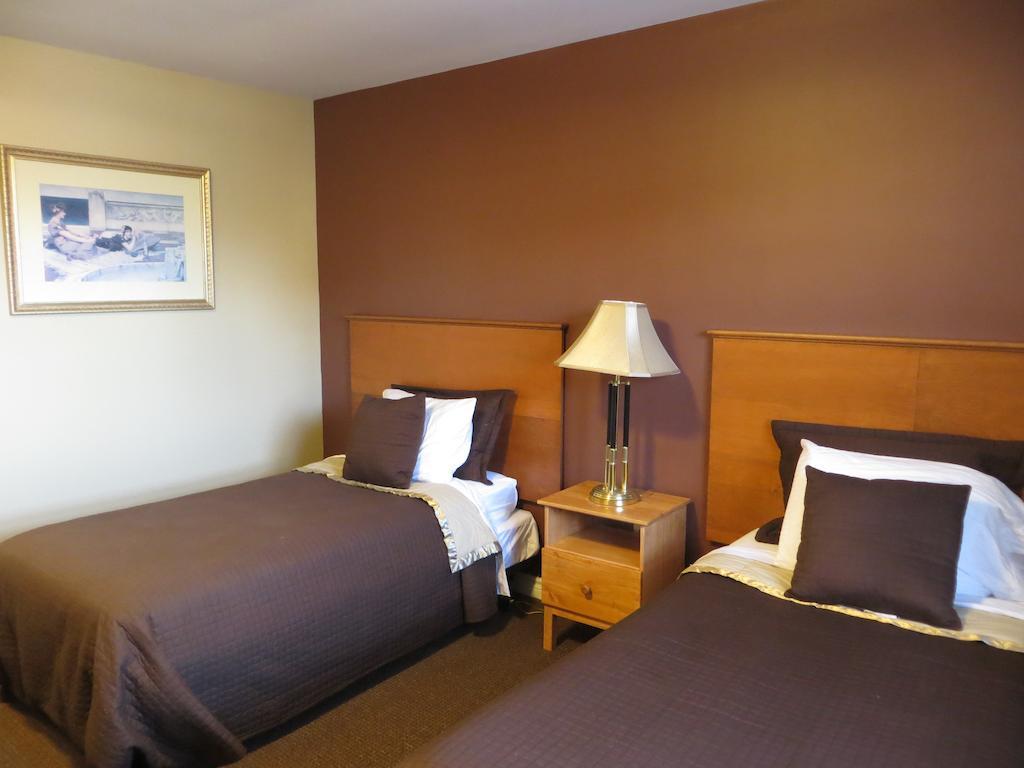 Regency Athletic / Bar & Grill Resort 2*