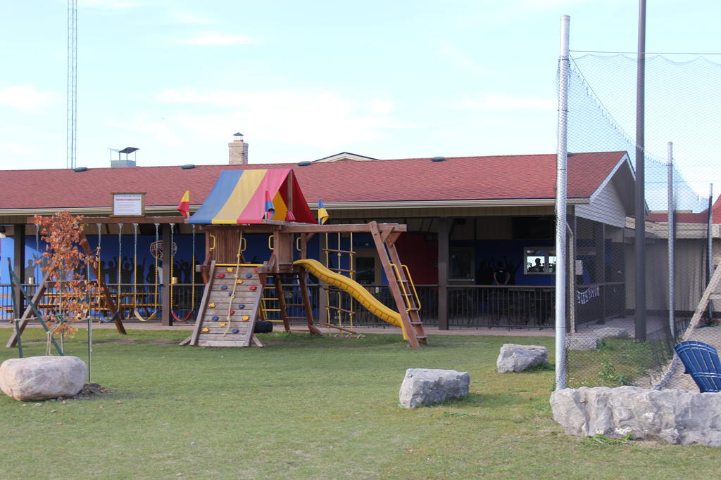 Resort Regency Athletic / Bar & Grill Niagara Falls