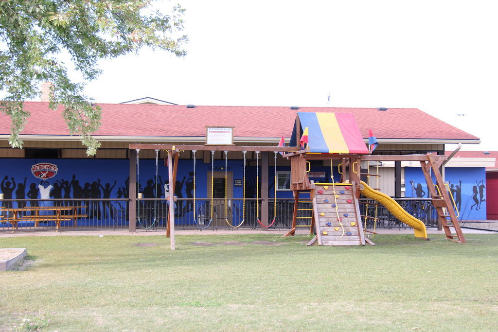 Regency Athletic / Bar & Grill