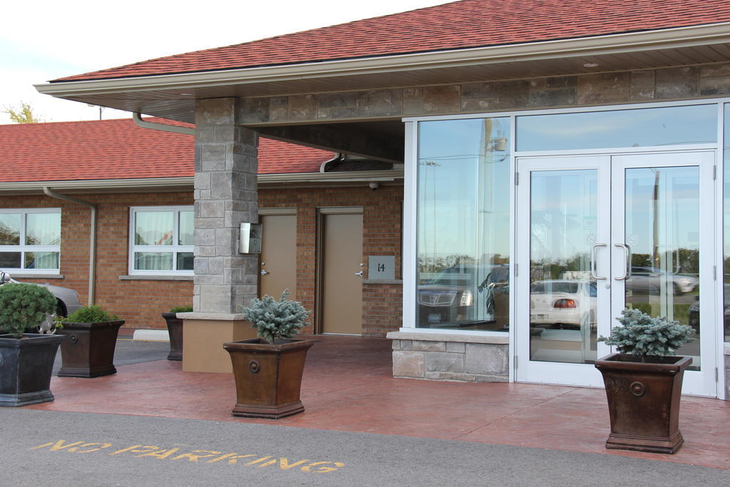 Resort Regency Athletic / Bar & Grill