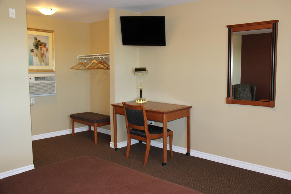 Resort Regency Athletic / Bar & Grill Niagara Falls